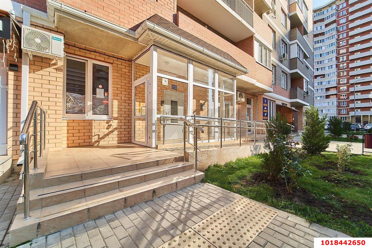 Фото №4: 1-комнатная квартира 36&nbsp;м², 17/19&nbsp;эт. - Краснодар, мкр. Прикубанский внутригородской округ, ул. Тепличная, 62/1