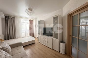 Фото №1: 1-комнатная квартира 37&nbsp;м², 1/8&nbsp;эт. - Горячий Ключ, мкр. Администрация, ул. Рябиновая, 2Вк2