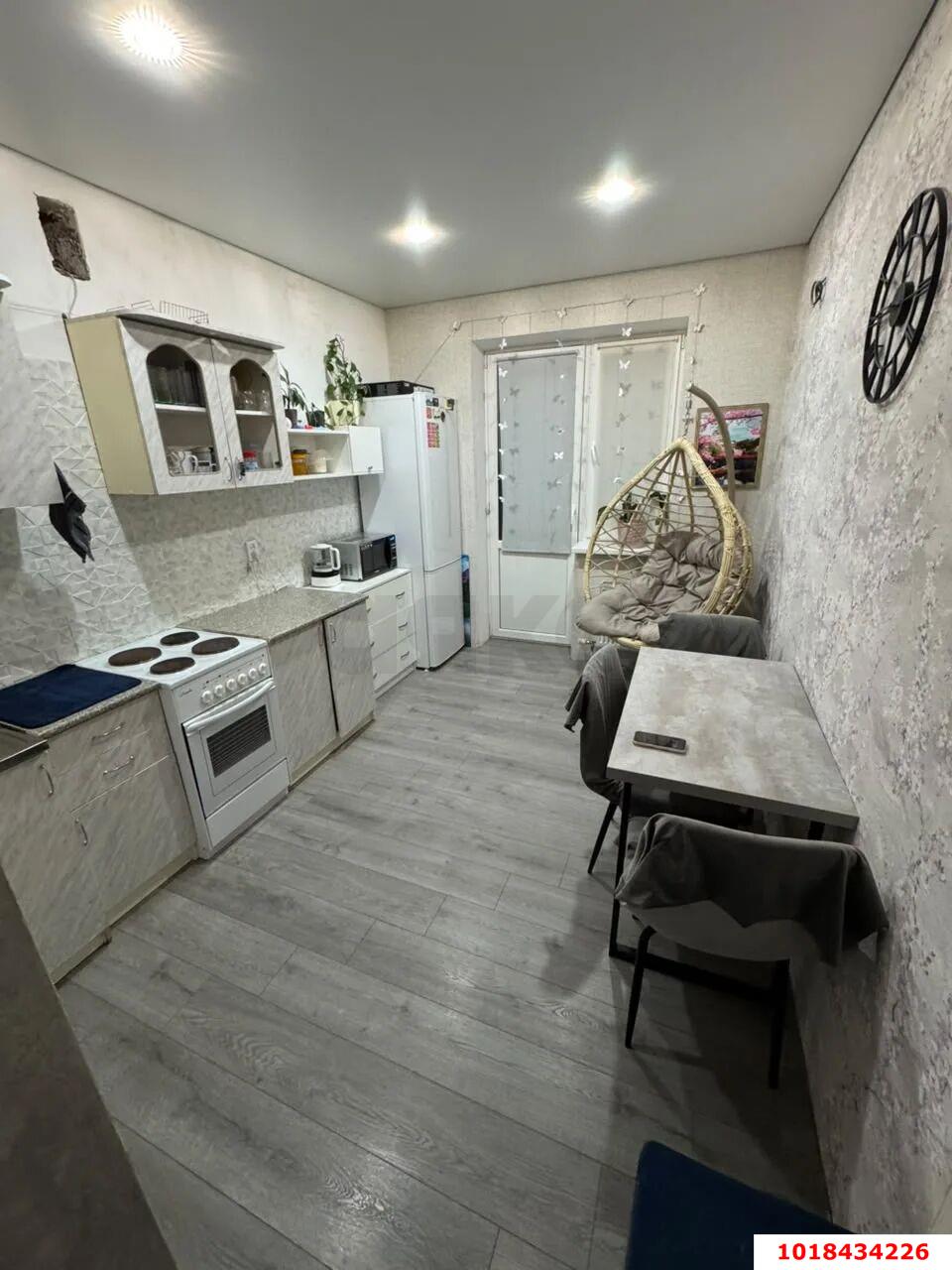 Фото №2: 1-комнатная квартира 35&nbsp;м², 4/5&nbsp;эт. - Краснодар, мкр. Прикубанский внутригородской округ, ул. имени В.М. Комарова, 106Бк5