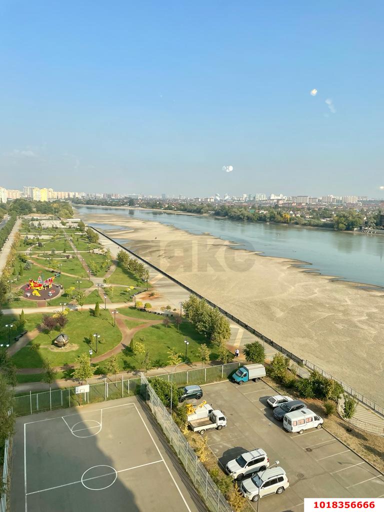 Фото №7: 2-комнатная квартира 90&nbsp;м², 9/24&nbsp;эт. - Краснодар, Западный внутригородской округ, мкр. Юбилейный, ул. Рождественская набережная, 4