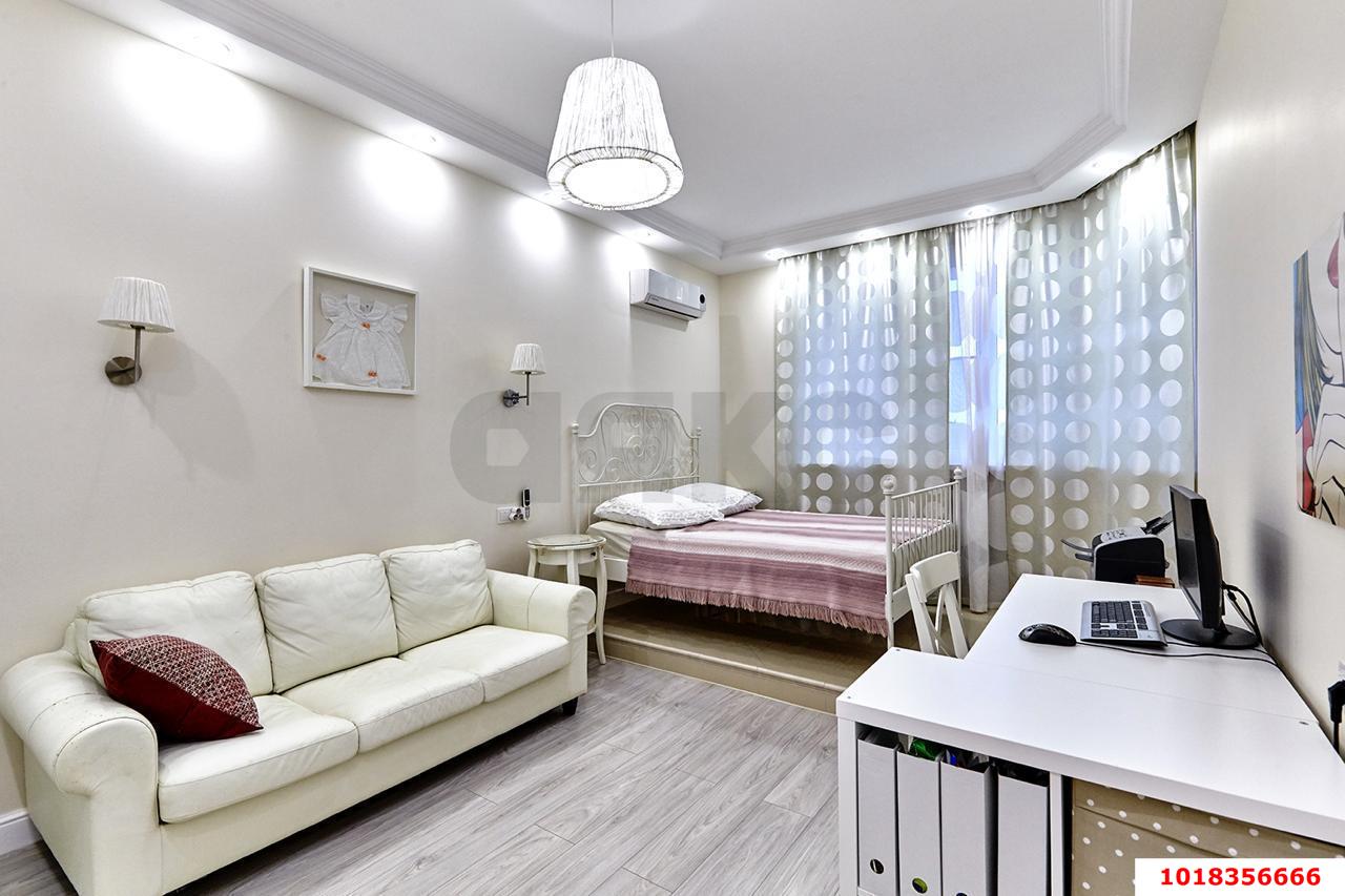 Фото №5: 2-комнатная квартира 90&nbsp;м², 9/24&nbsp;эт. - Краснодар, Западный внутригородской округ, мкр. Юбилейный, ул. Рождественская набережная, 4