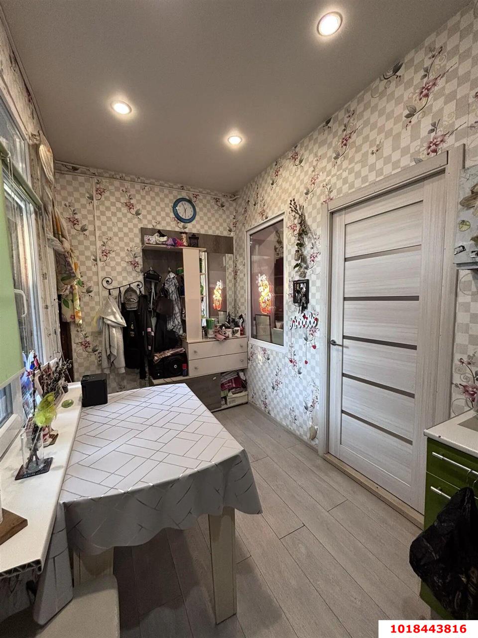 Фото №2: 2-комнатная квартира 43&nbsp;м², 1/2&nbsp;эт. - Краснодар, Центральный внутригородской округ, мкр. Центральный, ул. Коммунаров, 151