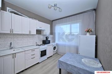 Фото №1: 1-комнатная квартира 32 м², 1/4 эт. - Краснодар, мкр. Завод Радиоизмерительных Приборов, ул. 1 Мая, 388