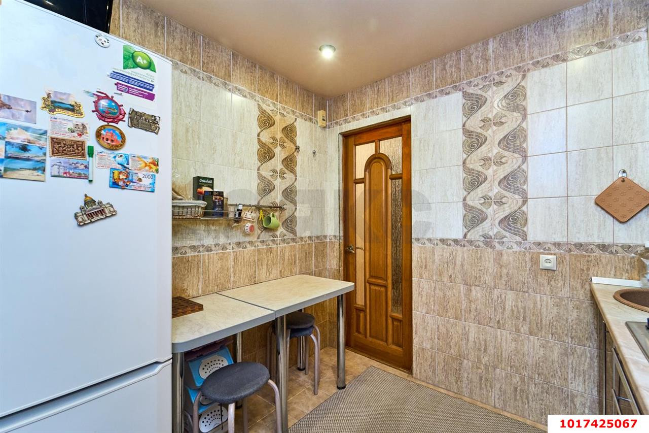 Фото №8: 3-комнатная квартира 55&nbsp;м², 4/5&nbsp;эт. - Краснодар, мкр. Центральный внутригородской округ, ул. Красная, 206