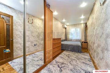 Фото №1: 3-комнатная квартира 55 м², 4/5 эт. - Краснодар, мкр. Центральный внутригородской округ, ул. Красная, 206