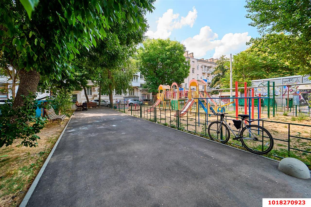 Фото №17: 2-комнатная квартира 50&nbsp;м², 5/5&nbsp;эт. - Краснодар, Центральный внутригородской округ, мкр. Центральный, ул. Красная, 78
