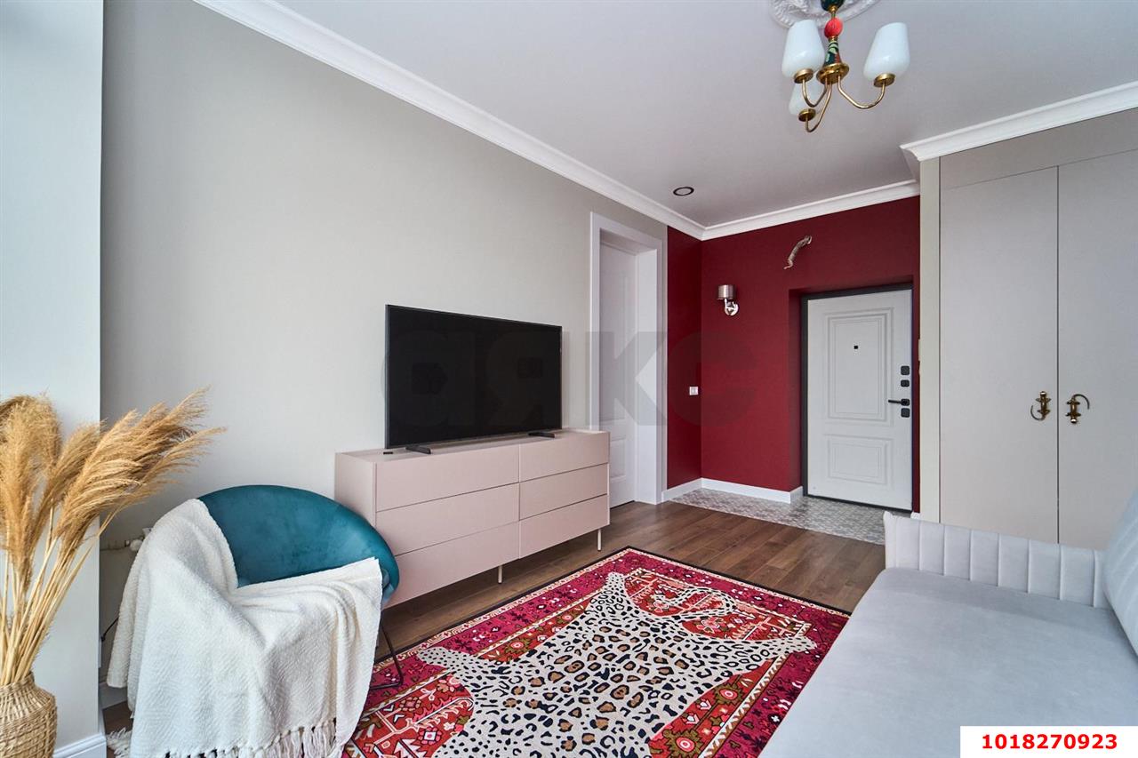 Фото №7: 2-комнатная квартира 50&nbsp;м², 5/5&nbsp;эт. - Краснодар, Центральный внутригородской округ, мкр. Центральный, ул. Красная, 78