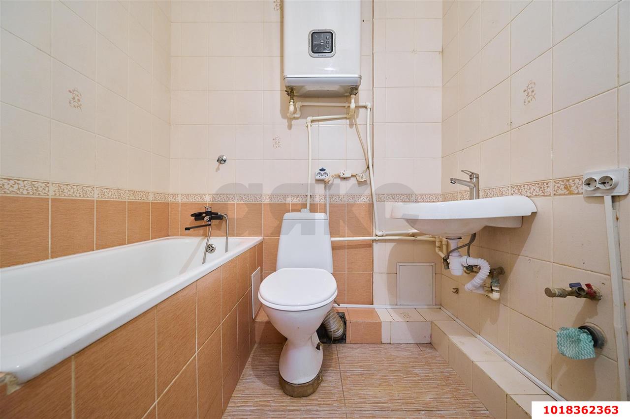 Фото №6: 1-комнатная квартира 35&nbsp;м², 2/4&nbsp;эт. - Краснодар, мкр. Прикубанский внутригородской округ, ул. Тепличная, 100