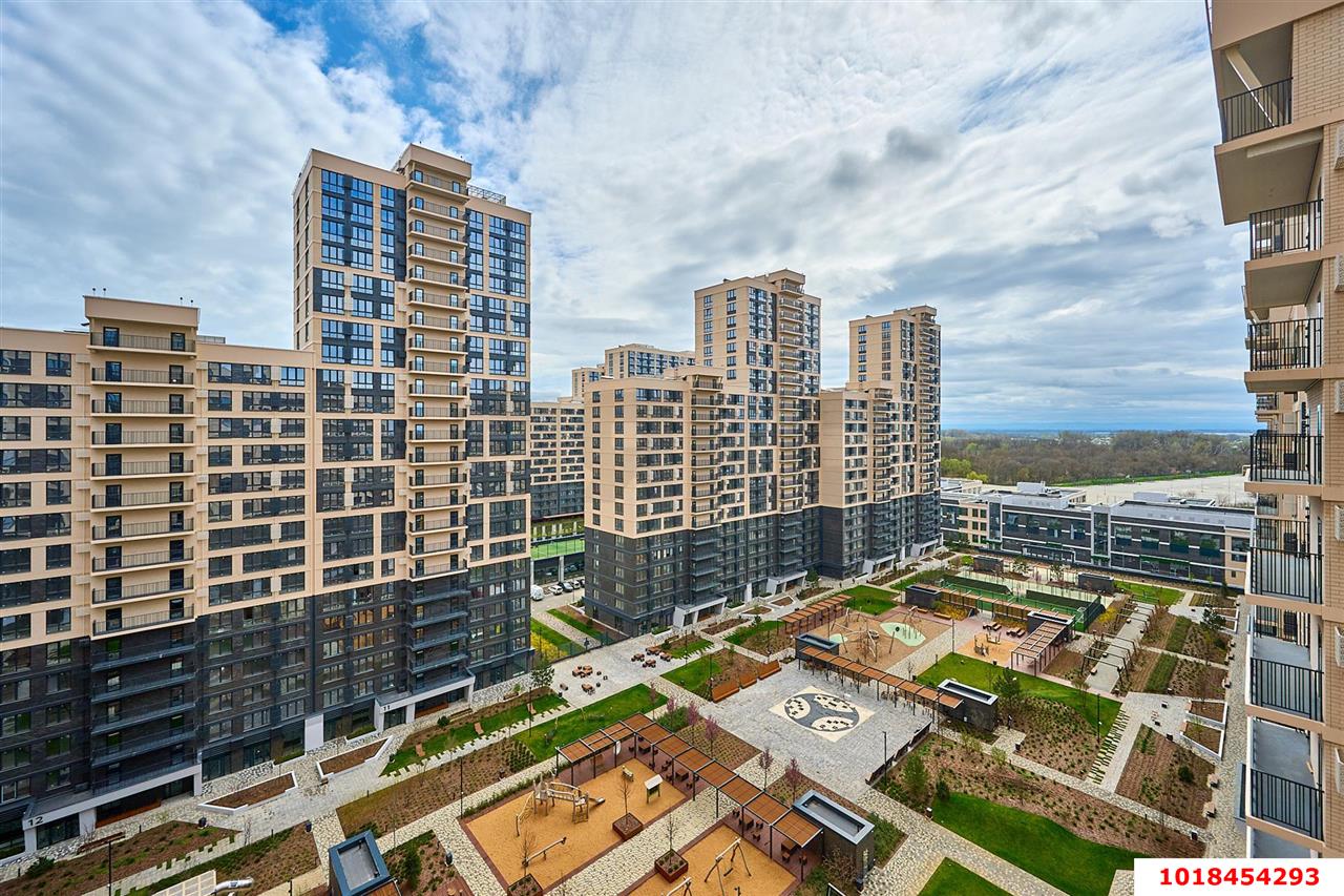 Фото №1: 2-комнатная квартира 70&nbsp;м², 12/24&nbsp;эт. - Краснодар, Центральный внутригородской округ, мкр. Черёмушки, ул. Обрывная, 132/1к1