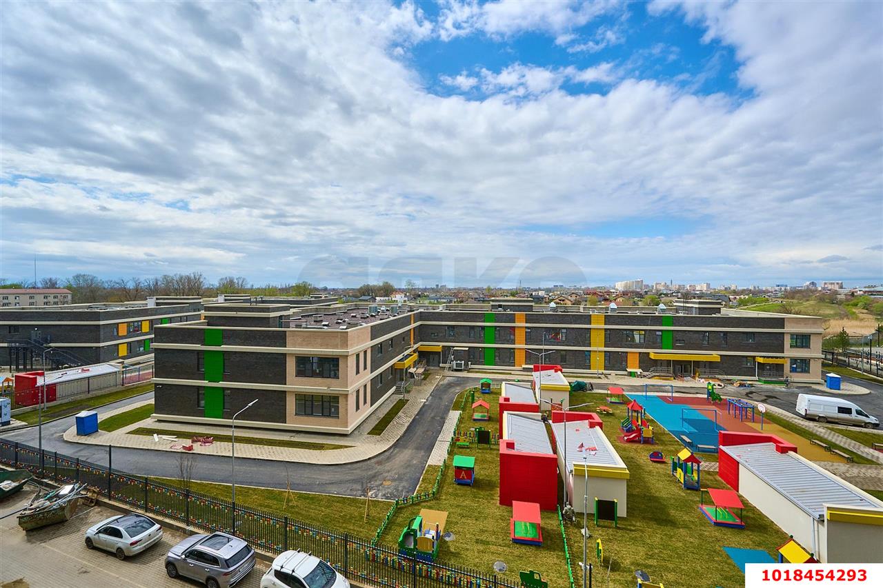 Фото №2: 2-комнатная квартира 70&nbsp;м², 12/24&nbsp;эт. - Краснодар, Центральный внутригородской округ, мкр. Черёмушки, ул. Обрывная, 132/1к1