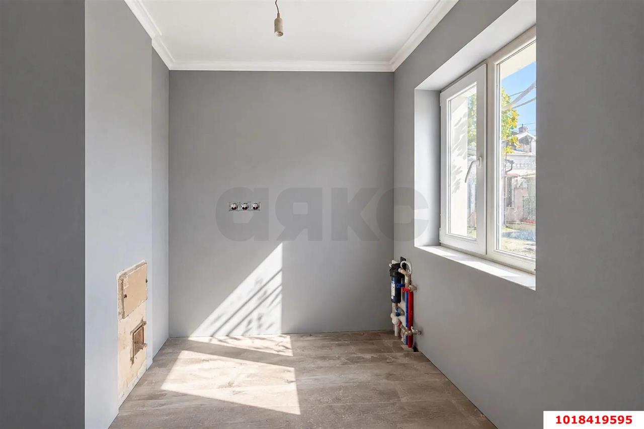 Фото №2: 2-комнатная квартира 27&nbsp;м², 1/1&nbsp;эт. - Краснодар, Центральный внутригородской округ, мкр. Центральный, ул. имени Максима Горького, 130