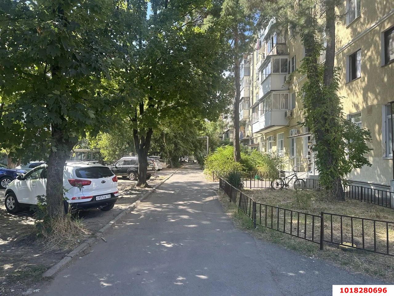 Фото №1: 2-комнатная квартира 50&nbsp;м², 5/5&nbsp;эт. - Краснодар, Карасунский внутригородской округ, мкр. Гидростроителей, ул. Трудовой Славы, 17