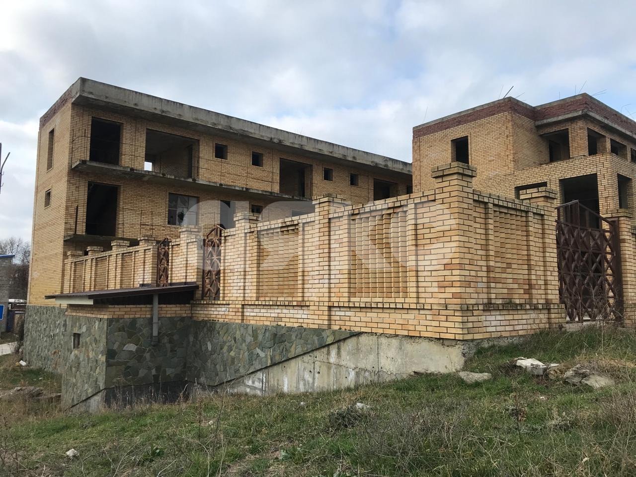 Фото №2: Коммерция 825&nbsp;м², 1/3&nbsp;эт. - Витязево, ул. Мира, 203