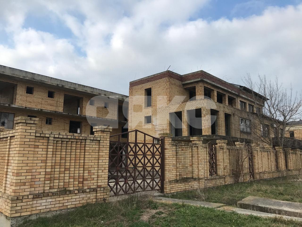 Фото №1: Коммерция 825&nbsp;м², 1/3&nbsp;эт. - Витязево, ул. Мира, 203