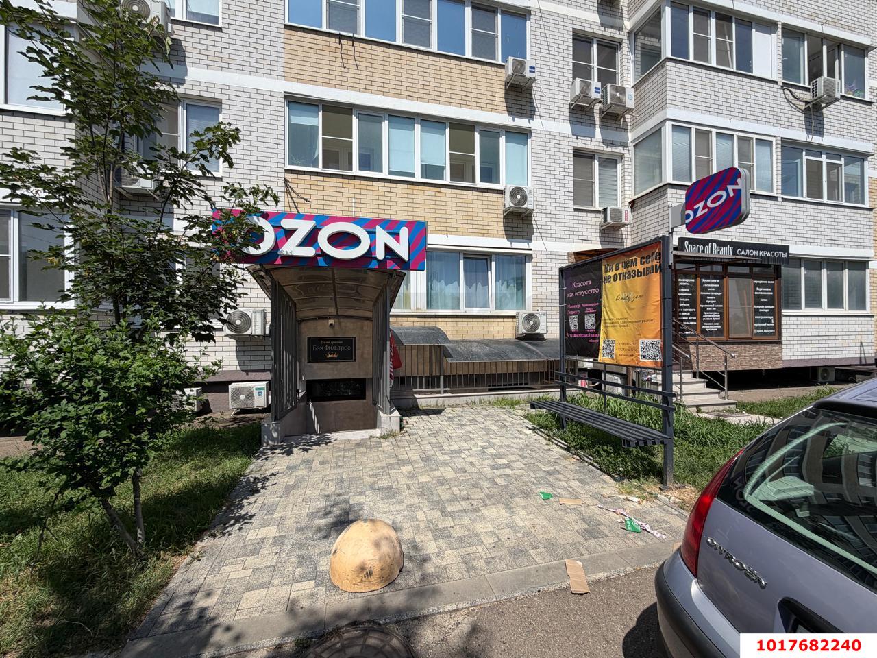 Фото №1: Торговое помещение 408&nbsp;м², 17&nbsp;эт. - Краснодар, Прикубанский внутригородской округ, 2-я Площадка, мкр. жилой комплекс Кремлёвские Ворота, ул. Кореновская, 2к4