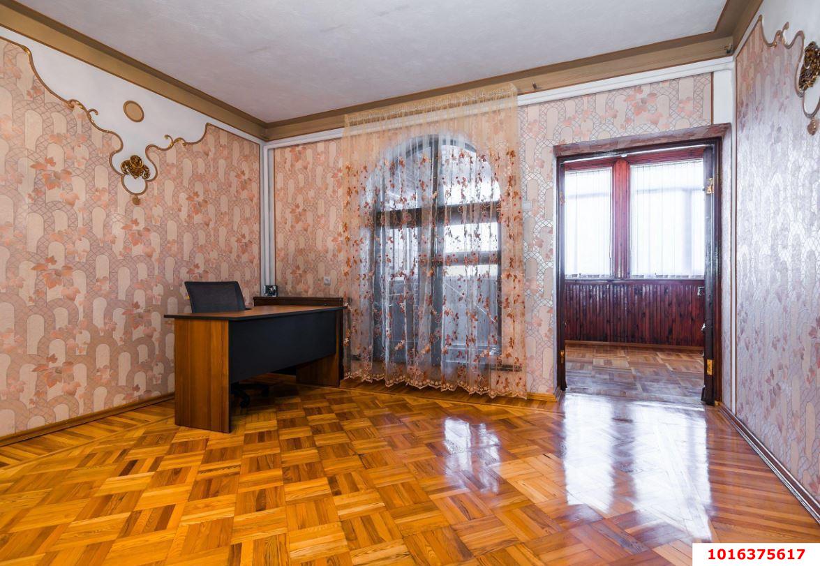 Фото №5: Дом 243&nbsp;м² + 7&nbsp;сот., 3&nbsp;эт. - Краснодар, Центральный внутригородской округ, мкр. Дубинка, ул. Ковтюха, 73