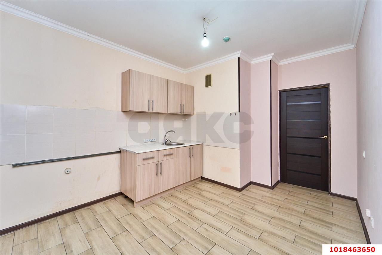 Фото №2: 1-комнатная квартира 41&nbsp;м², 7/17&nbsp;эт. - Краснодар, Прикубанский внутригородской округ, имени Петра Метальникова, мкр. жилой комплекс Победа-2, ул. Цезаря Куникова, 35