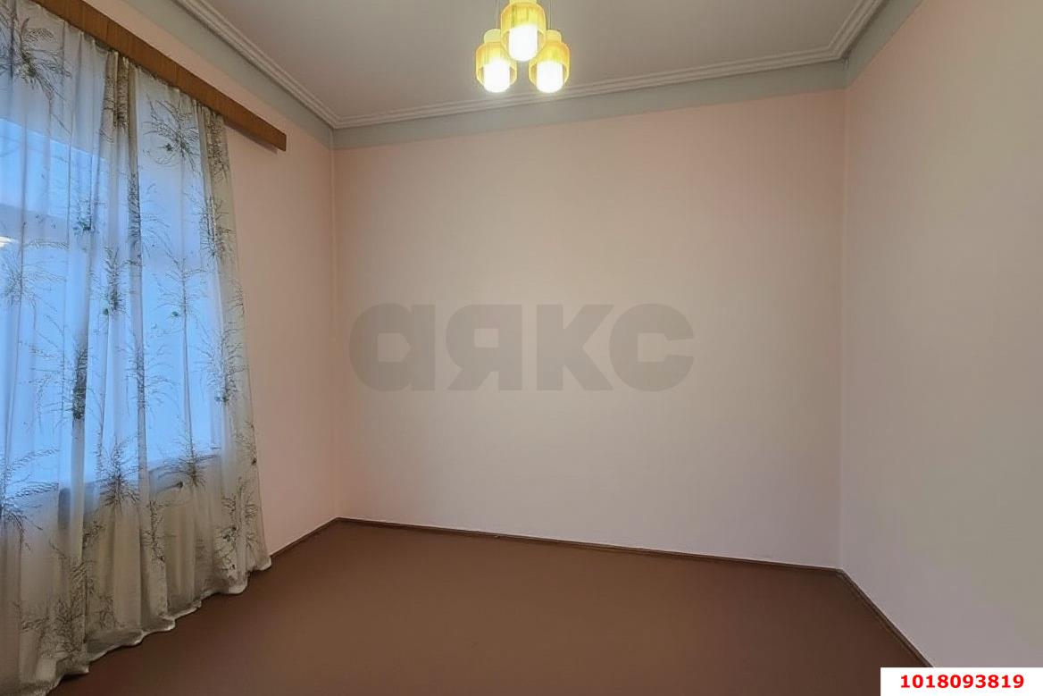 Фото №5: 2-комнатная квартира 58&nbsp;м², 1/1&nbsp;эт. - Краснодар, Центральный внутригородской округ, мкр. Центральный, ул. Красноармейская, 73