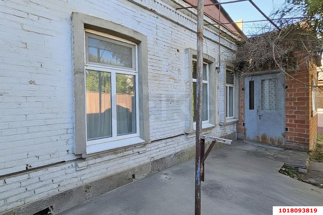 Фото №2: 2-комнатная квартира 58&nbsp;м², 1/1&nbsp;эт. - Краснодар, Центральный внутригородской округ, мкр. Центральный, ул. Красноармейская, 73