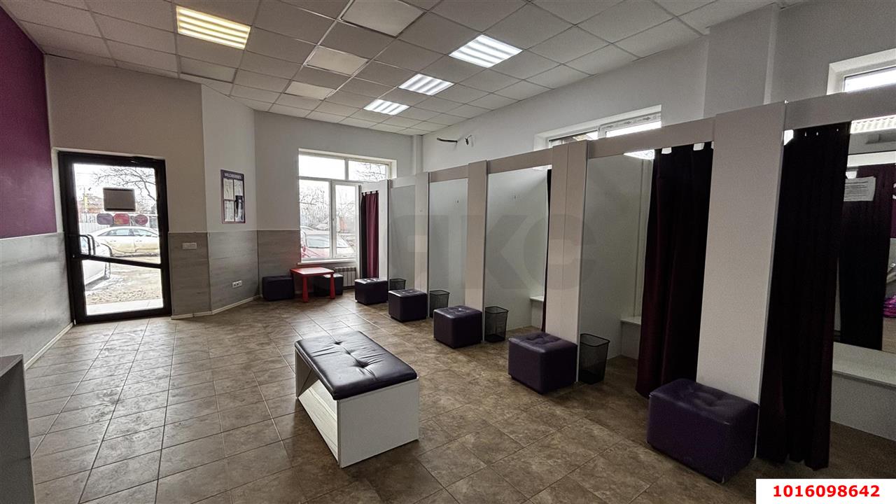 Фото №4: Торговое помещение 92&nbsp;м², 1/4&nbsp;эт. - Краснодар, Карасунский внутригородской округ, мкр. Хлопчато-бумажный Комбинат, ул. Волжская, 54