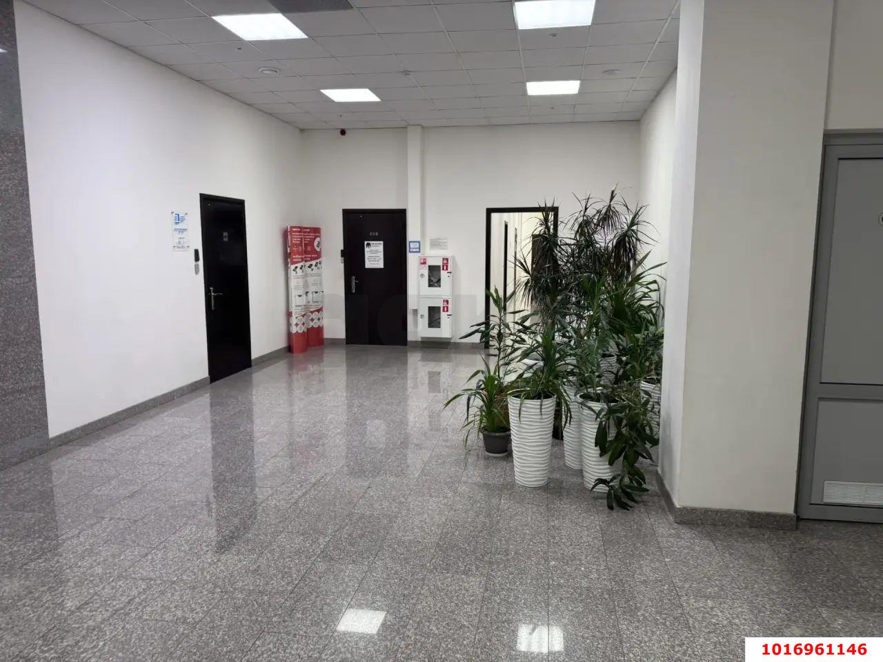 Фото №3: Офисное помещение 73&nbsp;м², 2/12&nbsp;эт. - Краснодар, Центральный внутригородской округ, мкр. Покровка, ул. Северная, 490