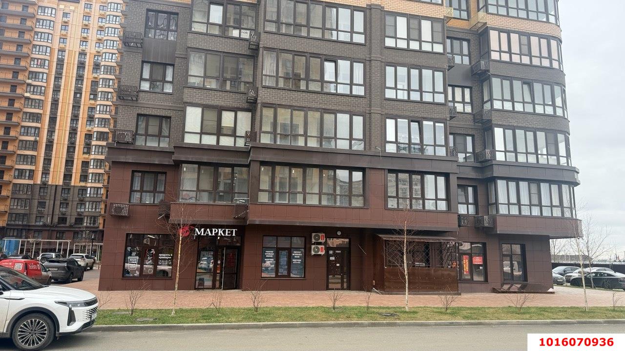 Фото №2: Торговое помещение 87&nbsp;м², 1/16&nbsp;эт. - Краснодар, Прикубанский внутригородской округ, мкр. Достояние, ул. Григория Булгакова, 16