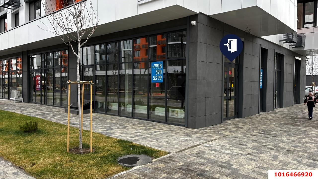 Фото №2: Торговое помещение 67&nbsp;м², 1/9&nbsp;эт. - Краснодар, Прикубанский внутригородской округ, мкр. жилой комплекс Друзья, ул. имени Генерала Брусилова, 28к3