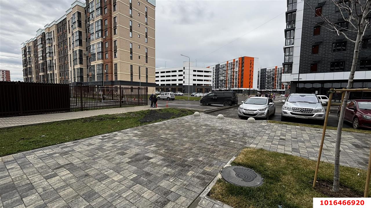 Фото №9: Торговое помещение 67&nbsp;м², 1/9&nbsp;эт. - Краснодар, Прикубанский внутригородской округ, мкр. жилой комплекс Друзья, ул. имени Генерала Брусилова, 28к3