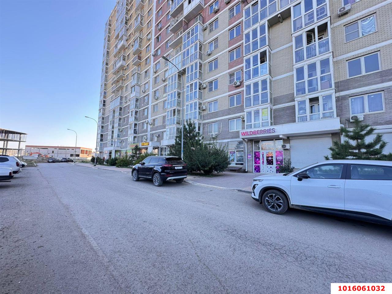 Фото №5: Торговое помещение 76&nbsp;м², 1/16&nbsp;эт. - Краснодар, Прикубанский внутригородской округ, мкр. жилой комплекс Сармат, ул. Западный Обход, 65к1