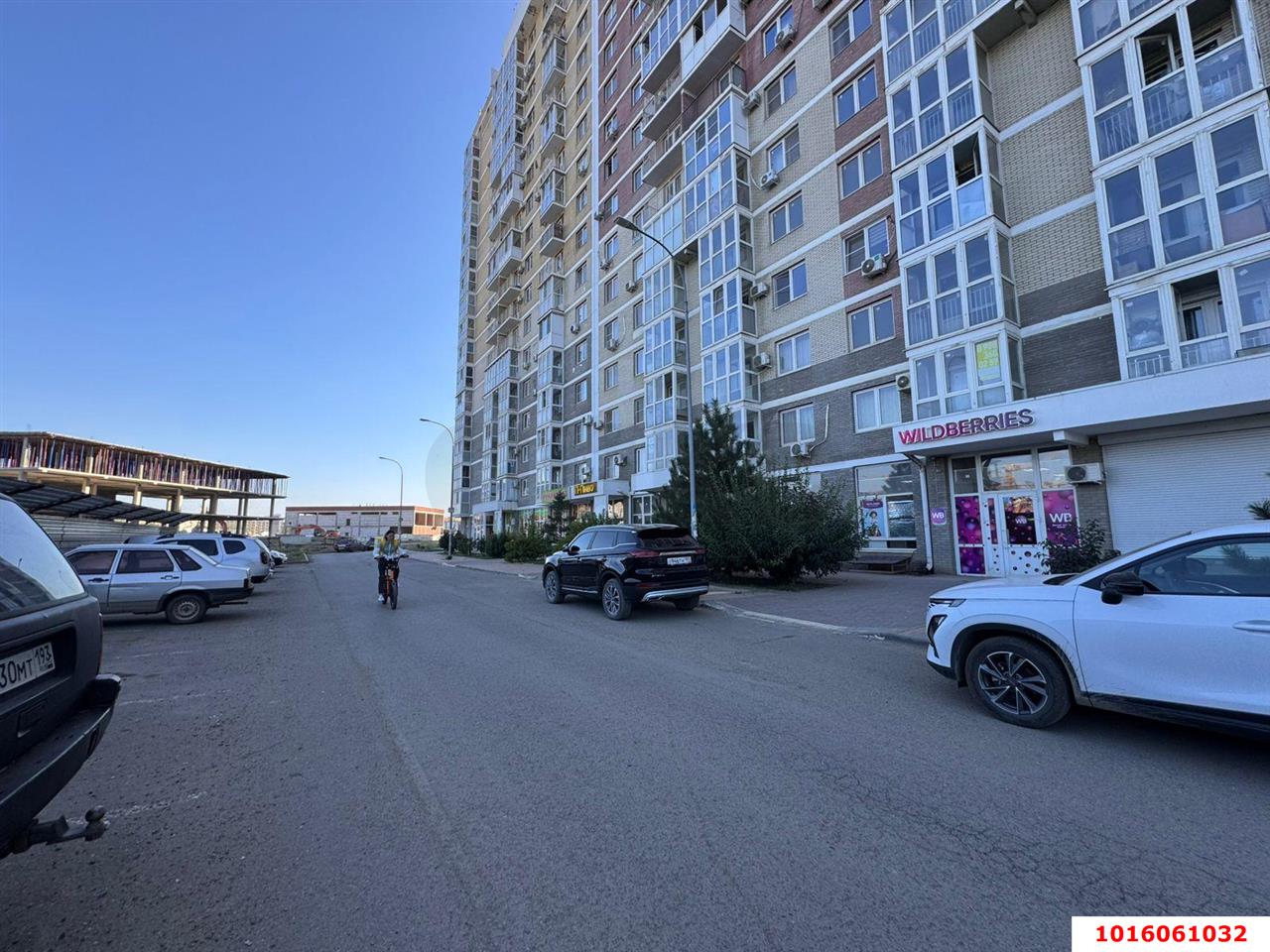 Фото №6: Торговое помещение 76&nbsp;м², 1/16&nbsp;эт. - Краснодар, Прикубанский внутригородской округ, мкр. жилой комплекс Сармат, ул. Западный Обход, 65к1