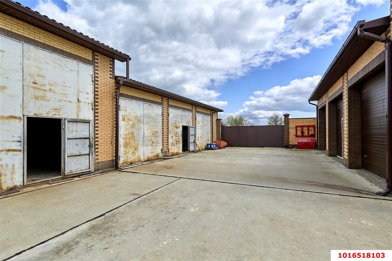 Фото №4: Отдельное здание 1200&nbsp;м², 1/2&nbsp;эт. - Каменный, ул. Новорождественское шоссе, 4