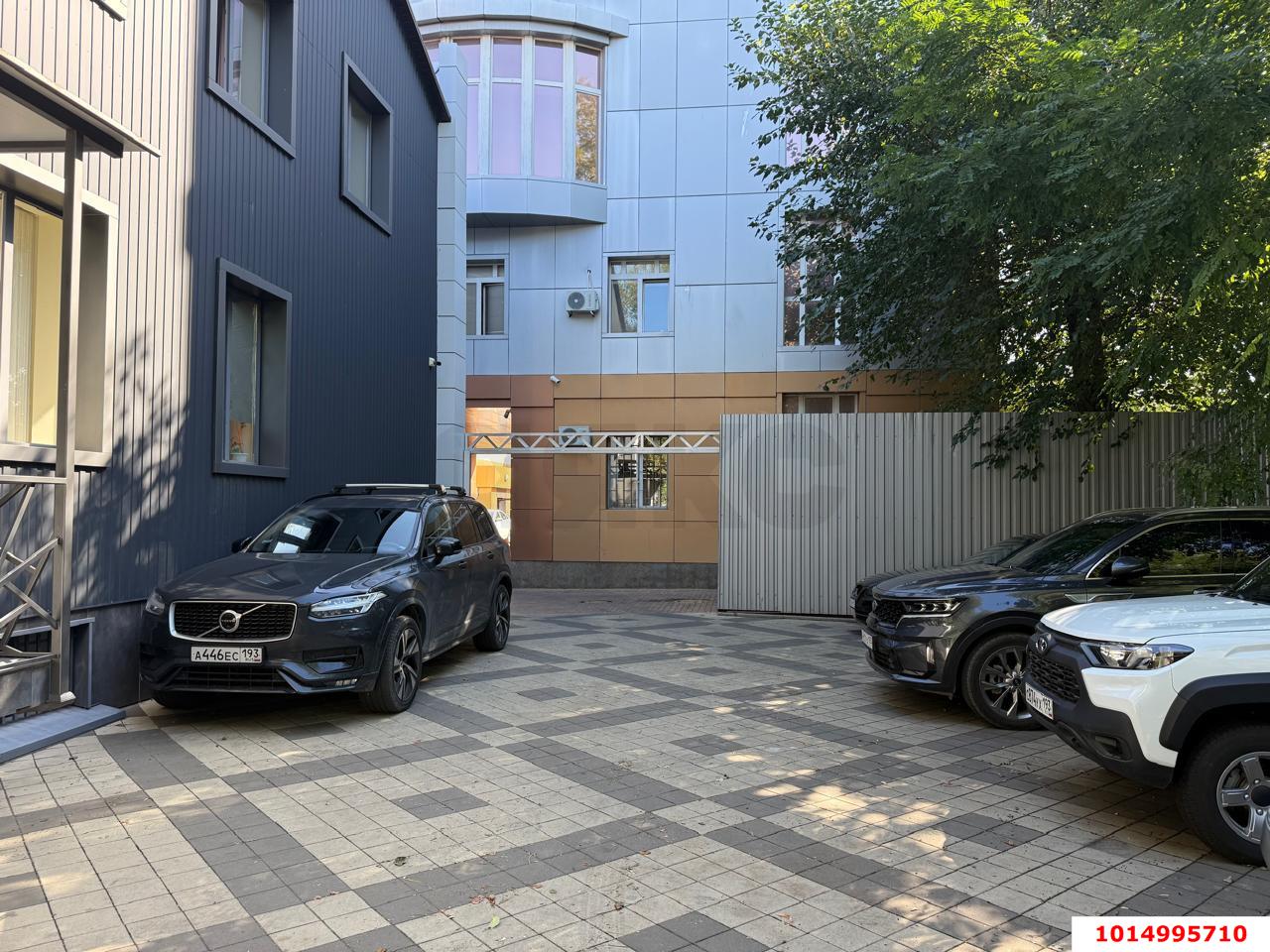 Фото №2: Торговое помещение 341&nbsp;м², 2&nbsp;эт. - Краснодар, Западный внутригородской округ, мкр. Центральный, ул. Ленина, 26