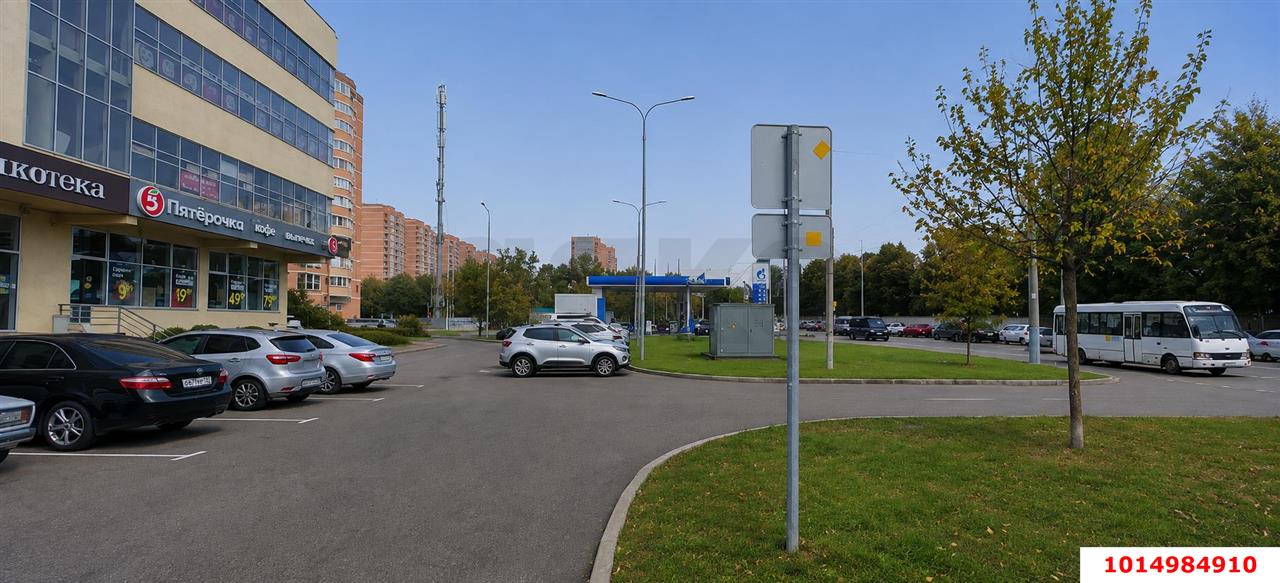 Фото №3: Торговое помещение 830&nbsp;м², 2/4&nbsp;эт. - Краснодар, Прикубанский внутригородской округ, 9-й километр, мкр. ЖК Валентина, ул. имени Дзержинского, 64/2