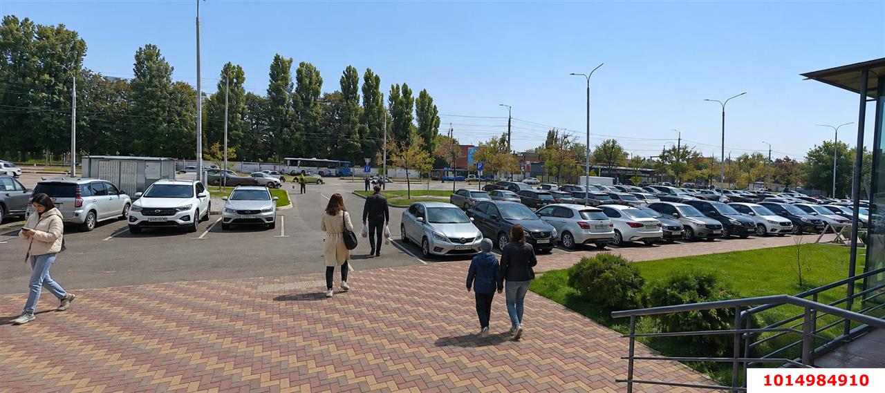 Фото №4: Торговое помещение 830&nbsp;м², 2/4&nbsp;эт. - Краснодар, Прикубанский внутригородской округ, 9-й километр, мкр. ЖК Валентина, ул. имени Дзержинского, 64/2
