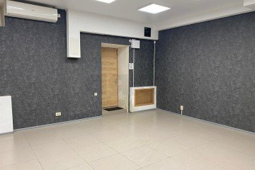 Фото №2: Торговое помещение 71 м² - Краснодар, мкр. Музыкальный, ул. Чайковского, 27