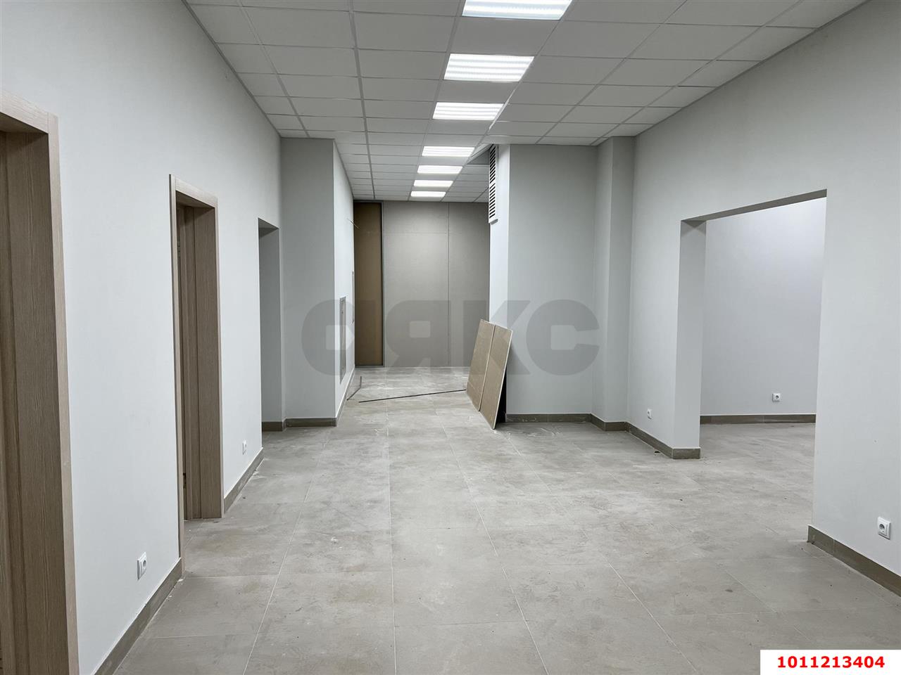 Фото №13: Торговое помещение 210&nbsp;м², 1/18&nbsp;эт. - Краснодар, Центральный внутригородской округ, Дубинка, жилой комплекс Радонеж, мкр. Черёмушки, ул. Вишняковой, 1/23к2