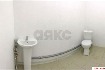 Фото №4: Торговое помещение 52 м² - Краснодар, мкр. жилой комплекс Стрижи, ул. Автолюбителей, 1Г