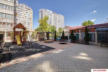 Фото №1: 2-комнатная квартира 107 м² - Краснодар, мкр. Центральный, ул. Постовая, 33