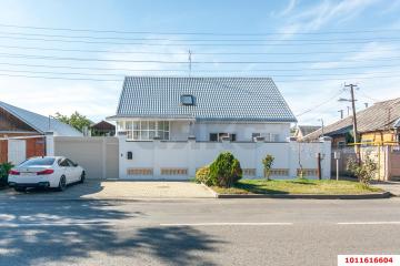 Фото №1: Дом 326&nbsp;м², 3&nbsp;эт. - Краснодар, мкр. Фестивальный, ул. Фридриха Энгельса