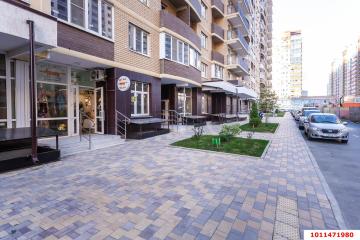 Фото №1: Торговое помещение 30&nbsp;м², 1/24&nbsp;эт. - Краснодар, мкр. имени Петра Метальникова, ул. Петра Метальникова, 38