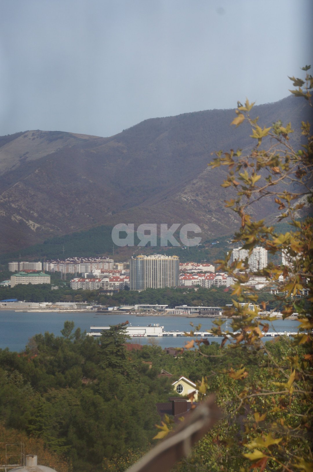 Фото №1: 4-комнатная квартира 62&nbsp;м², 5/5&nbsp;эт. - Геленджик, мкр. Толстый Мыс, ул. Гринченко, 38