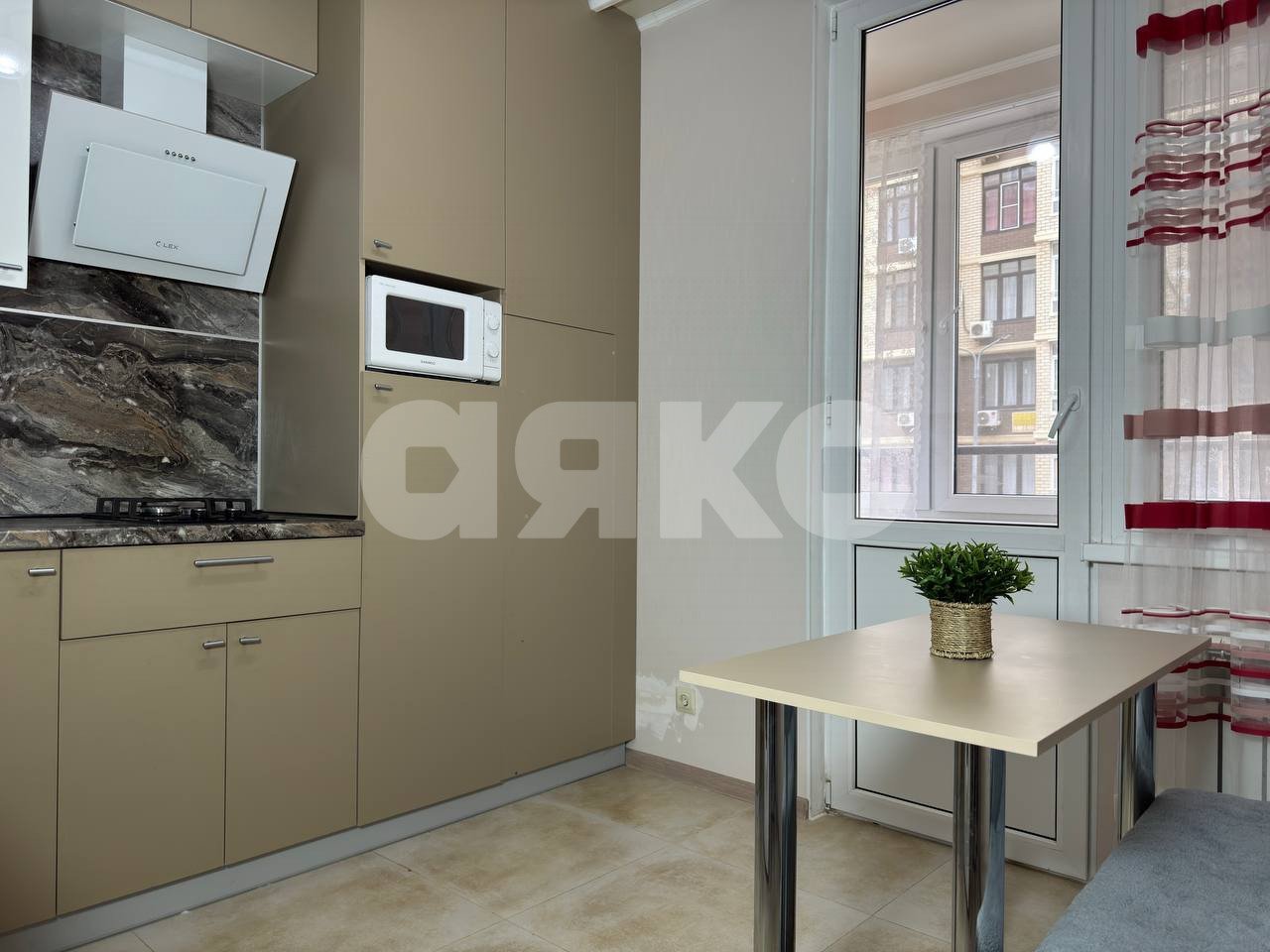 Фото №1: 1-комнатная квартира 35&nbsp;м², 2/9&nbsp;эт. - Анапа, мкр. жилой комплекс Южный, ул. Ленина, 180Ак12